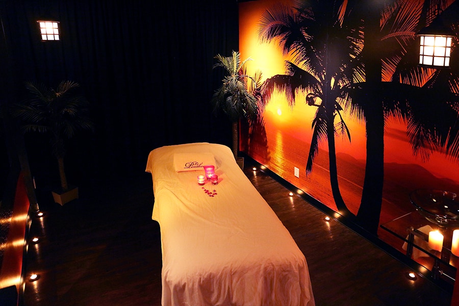Luxurious sexy massage space